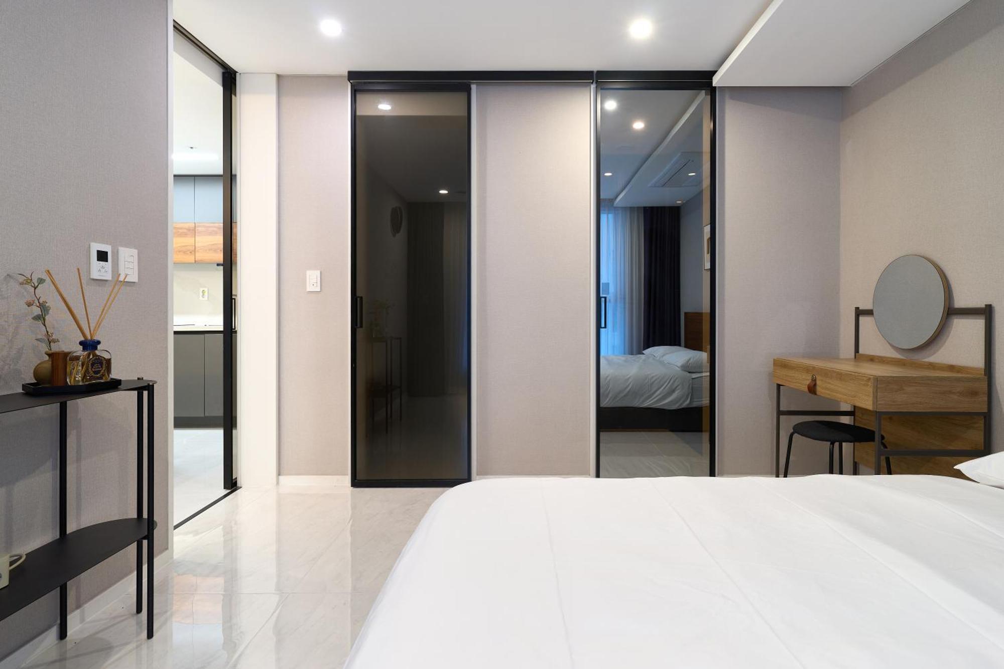 Zizel Seocho * Seoul